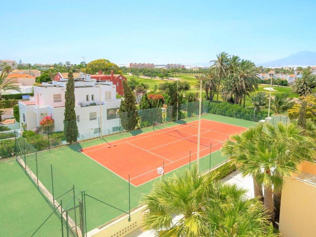 Attractive Holiday Home In Roquetas De Mar Surrounded By Beaches Bagian luar foto