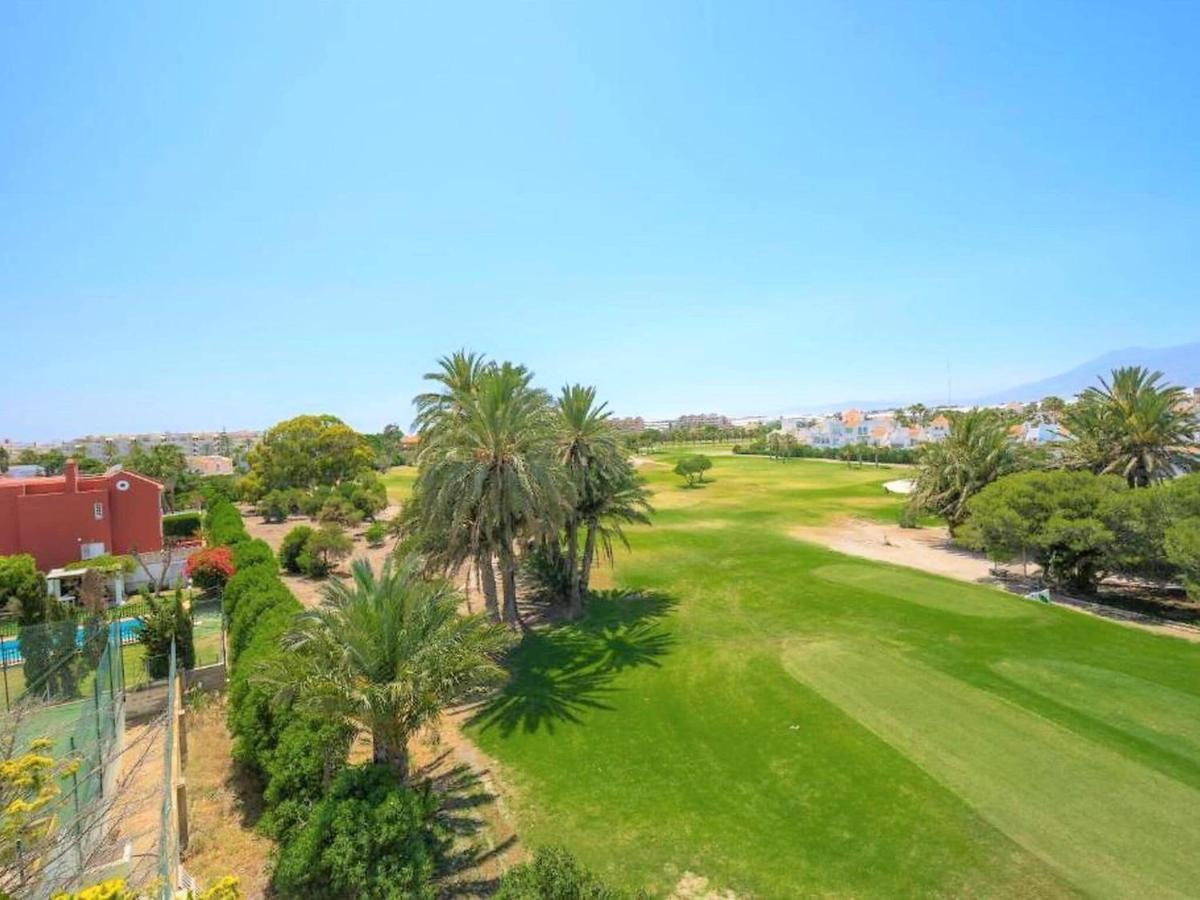 Attractive Holiday Home In Roquetas De Mar Surrounded By Beaches Bagian luar foto