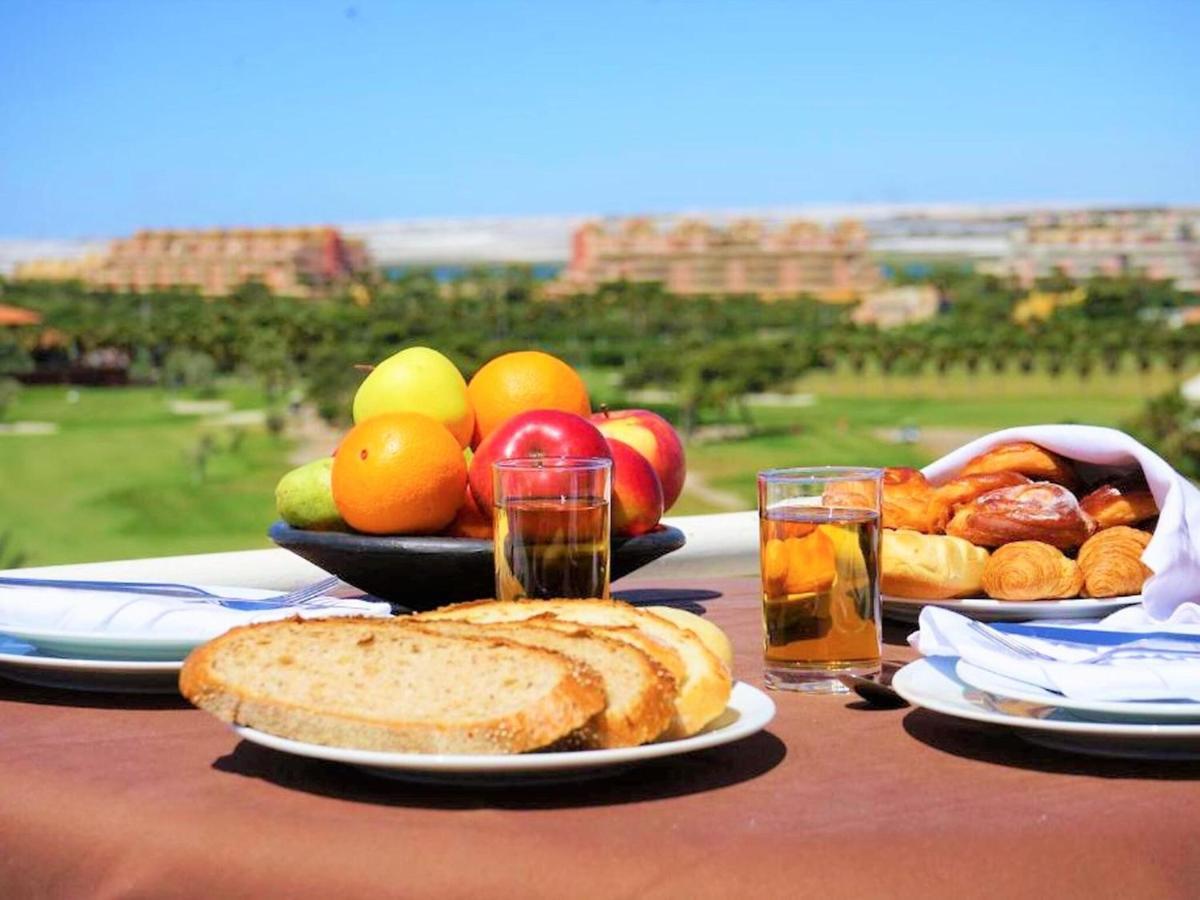 Attractive Holiday Home In Roquetas De Mar Surrounded By Beaches Bagian luar foto